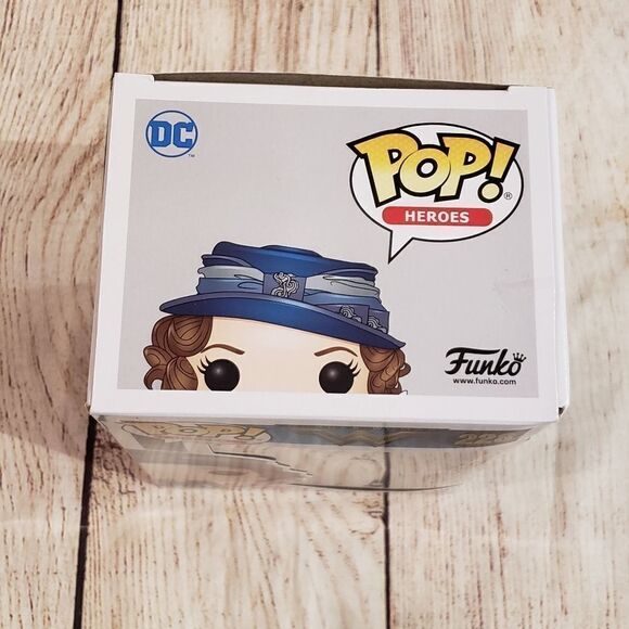 Funko Pop Etta Candy Wonder Woman 228 - Picture 2 of 8